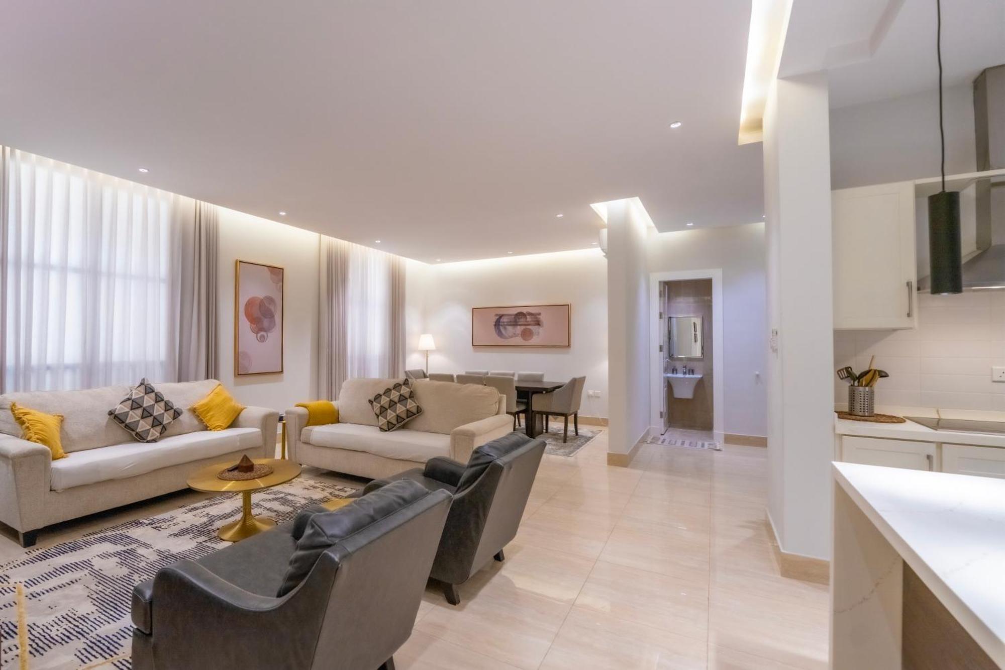 Luxurious Three-Bedroom Apartment: North Riyadh Retreat Exterior photo